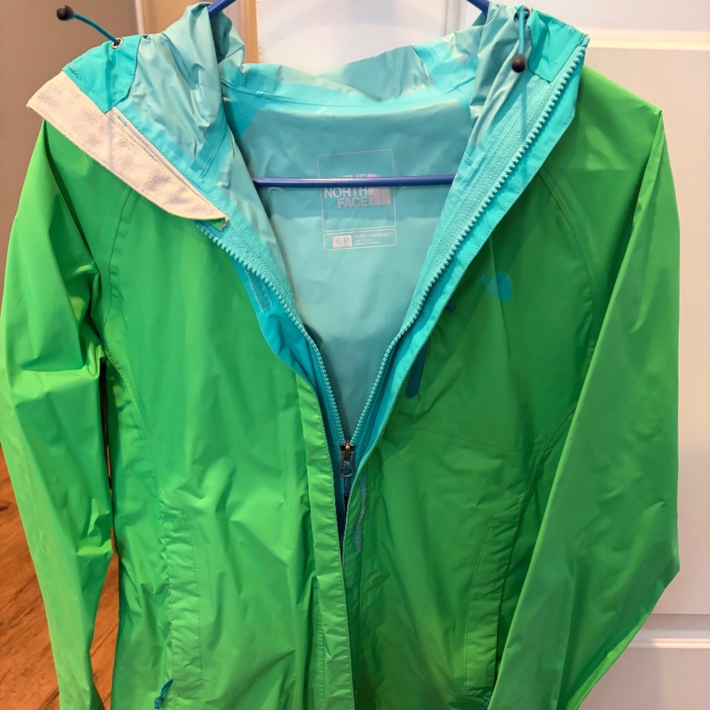 Women's north face raincoat jacket